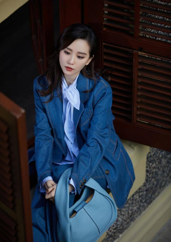 ��ʫʫ���˽ڴ���ɫ��ȹ������ˣ����糤����������������